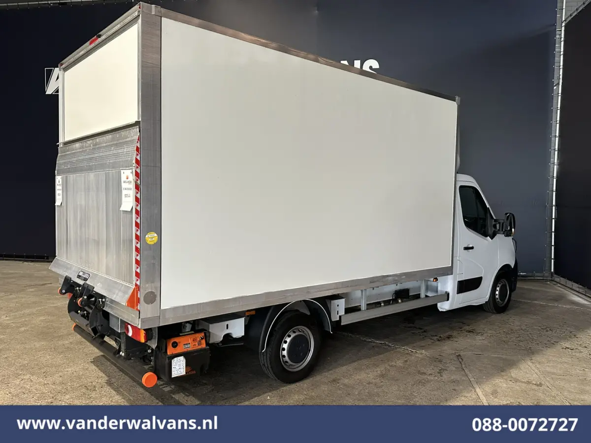 2.3 dCi 146pk Bakwagen 222cm Hoog Laadklep Euro6 Airco | Camera | Navigatie | LED | 983kg Laadvermogen Cruisecontrol, Bijrijdersbank