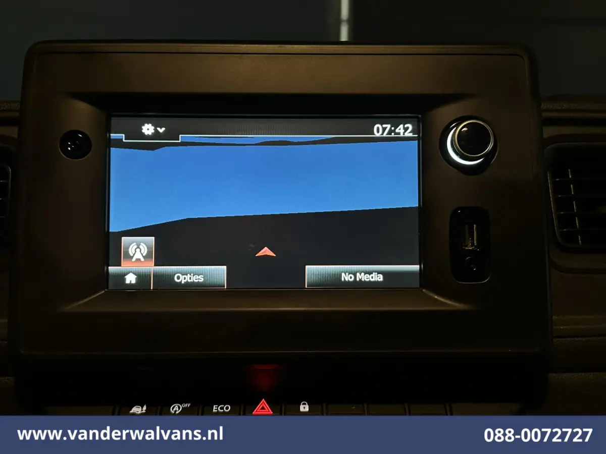 2.3 dCi 146pk Bakwagen 222cm Hoog Laadklep Euro6 Airco | Camera | Navigatie | LED | 983kg Laadvermogen Cruisecontrol, Bijrijdersbank
