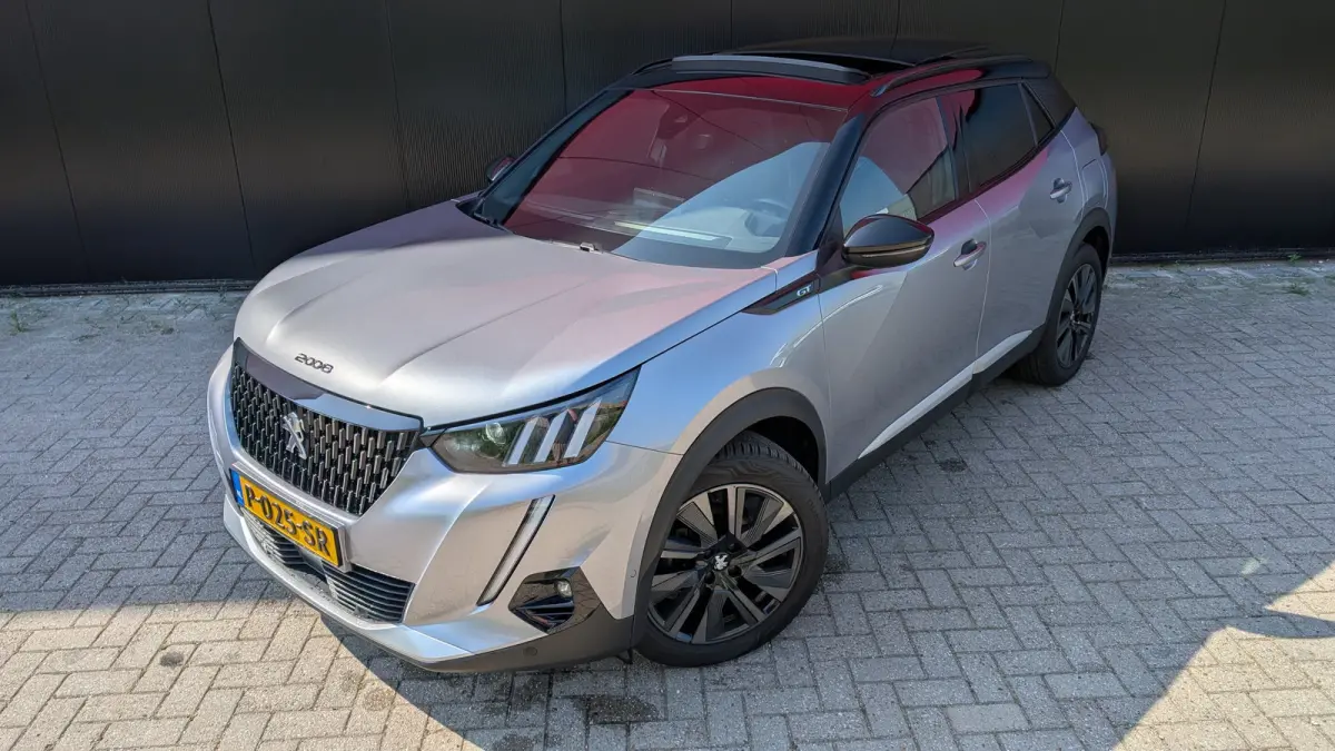 1.2 Turbo GT Pack | Pano-dak | Focal | Alcantara | Navigatie | Climate Control | Adapt. Cruise | | Achteruitrijcamera | Airco (automatisch) | Connected services