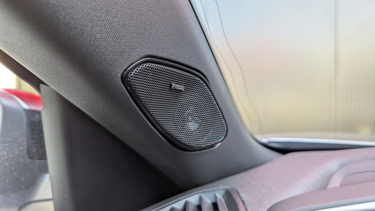 1.2 Turbo GT Pack | Pano-dak | Focal | Alcantara | Navigatie | Climate Control | Adapt. Cruise | | Achteruitrijcamera | Airco (automatisch) | Connected services