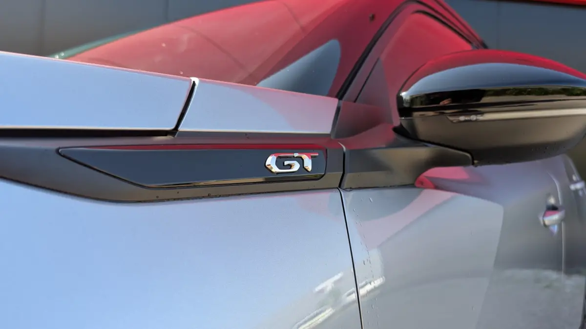 1.2 Turbo GT Pack | Pano-dak | Focal | Alcantara | Navigatie | Climate Control | Adapt. Cruise | | Achteruitrijcamera | Airco (automatisch) | Connected services