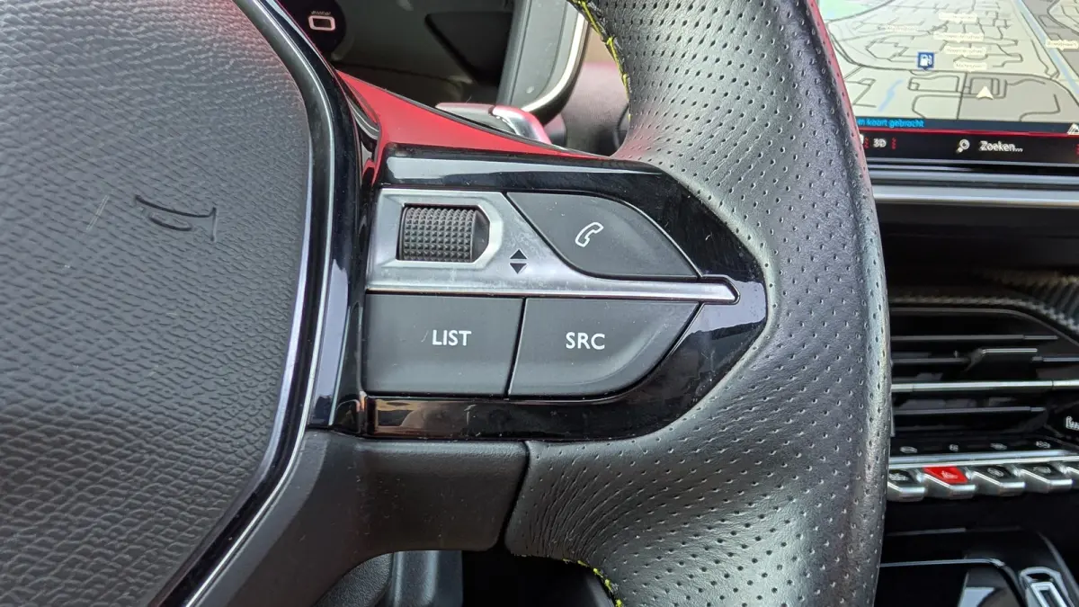 1.2 Turbo GT Pack | Pano-dak | Focal | Alcantara | Navigatie | Climate Control | Adapt. Cruise | | Achteruitrijcamera | Airco (automatisch) | Connected services