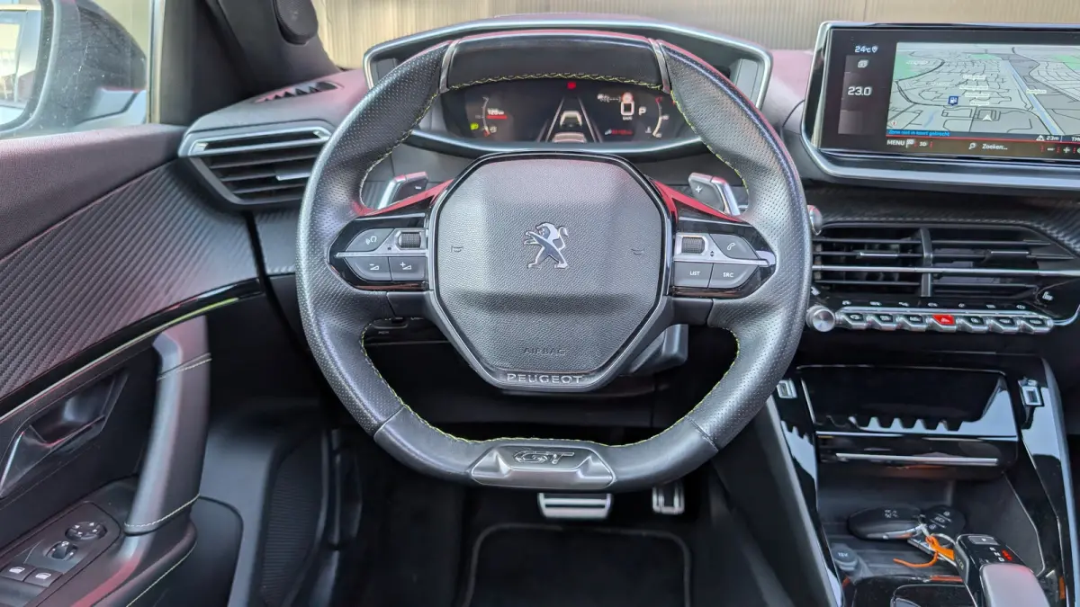 1.2 Turbo GT Pack | Pano-dak | Focal | Alcantara | Navigatie | Climate Control | Adapt. Cruise | | Achteruitrijcamera | Airco (automatisch) | Connected services