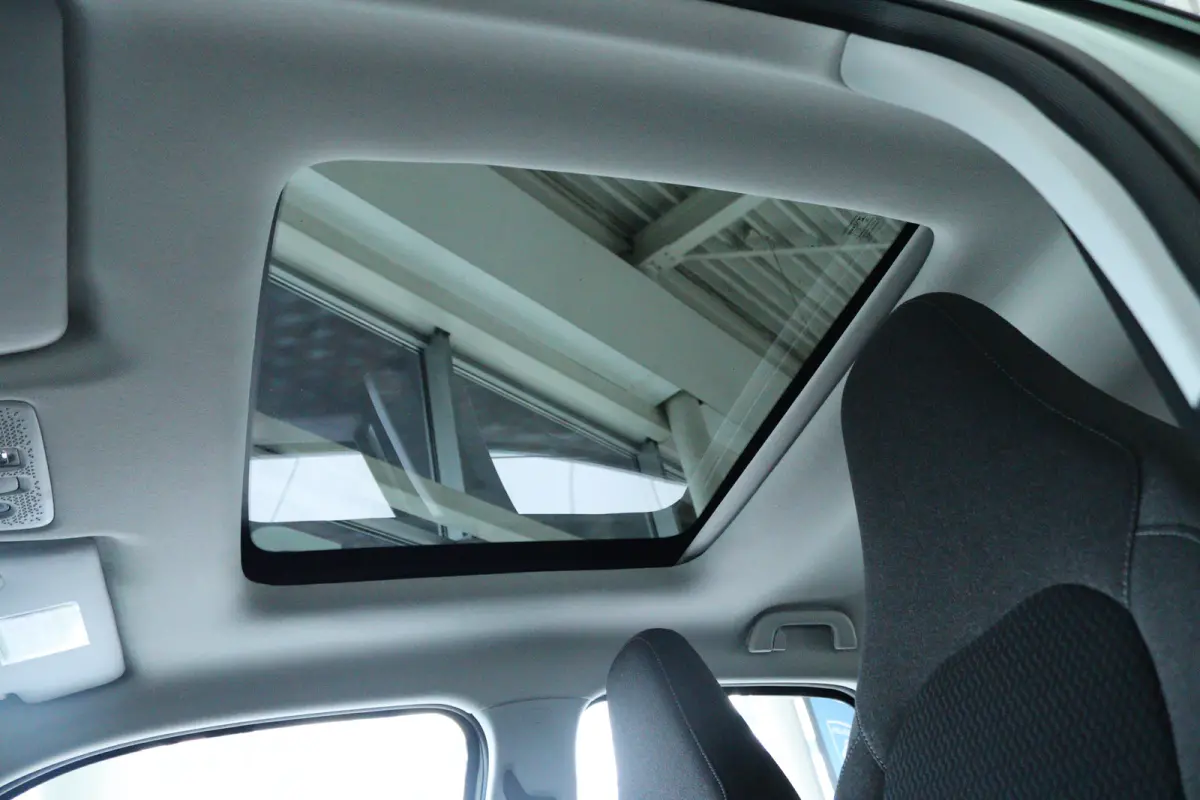 Design 37.3 kWh | €2500,- korting !! | Vanaf €259,- Private Lease per maand ! | Achteruitrijcamera | Cruise control adaptief | Electronic climate controle