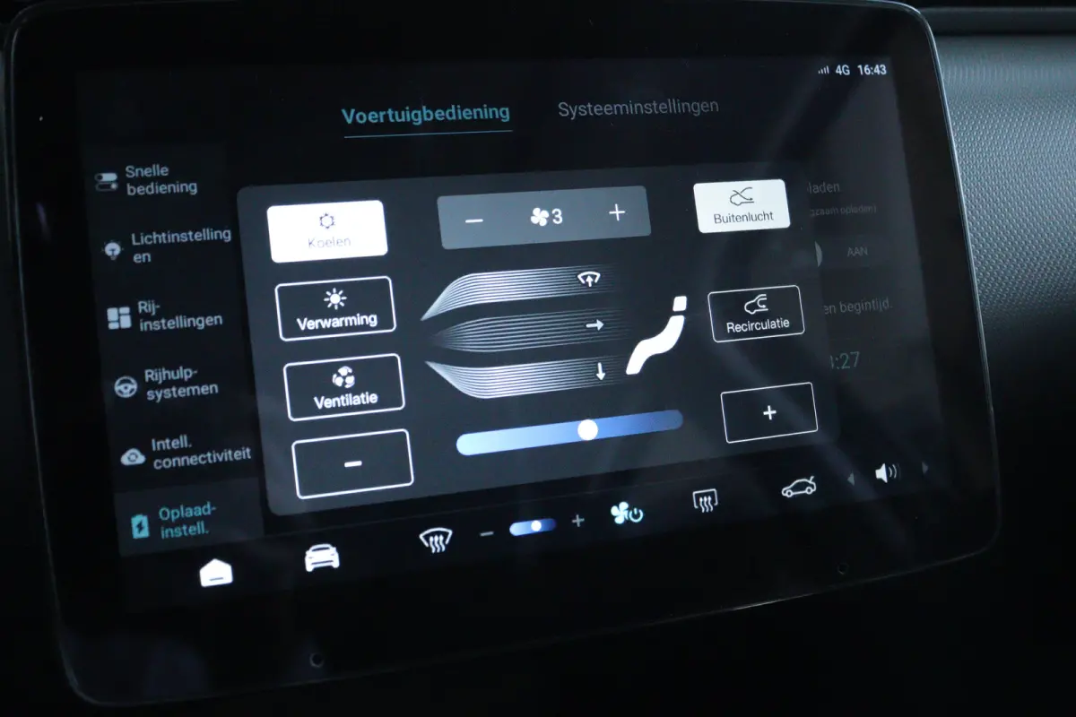 Design 37.3 kWh | €2500,- korting !! | Vanaf €259,- Private Lease per maand ! | Achteruitrijcamera | Cruise control adaptief | Electronic climate controle