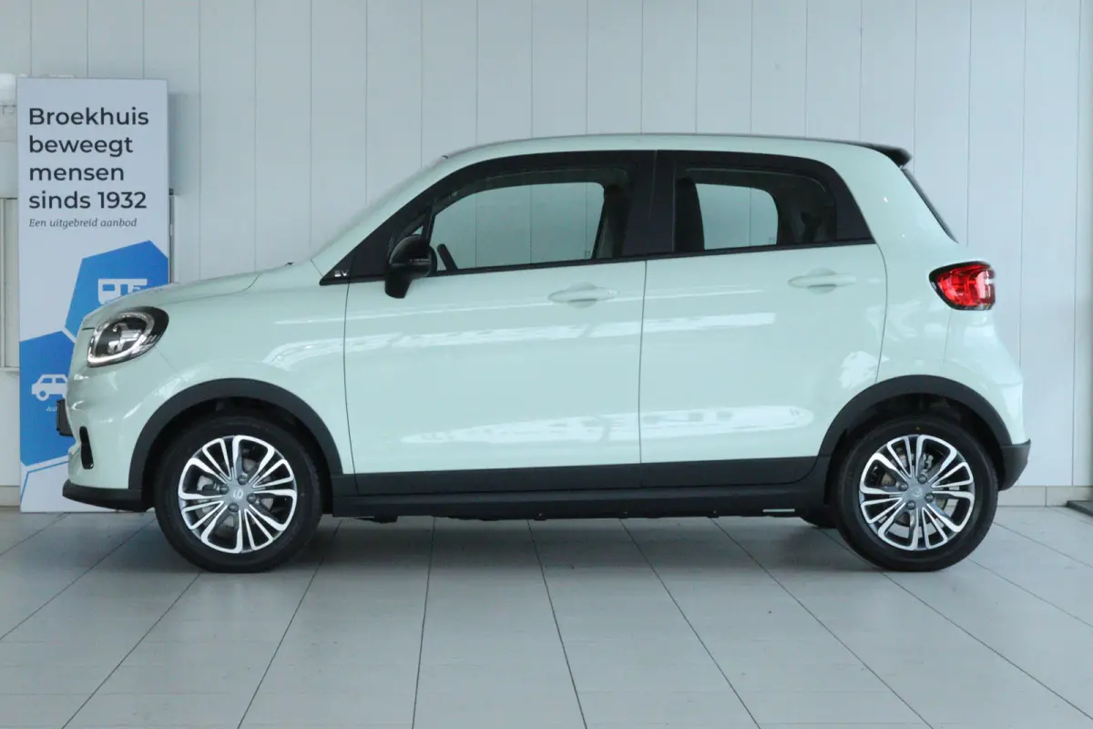 Design 37.3 kWh | €2500,- korting !! | Vanaf €259,- Private Lease per maand ! | Achteruitrijcamera | Cruise control adaptief | Electronic climate controle