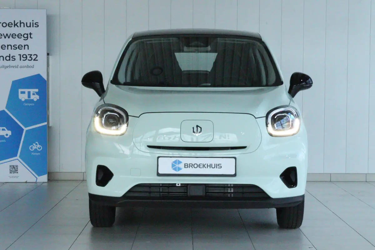 Design 37.3 kWh | €2500,- korting !! | Vanaf €259,- Private Lease per maand ! | Achteruitrijcamera | Cruise control adaptief | Electronic climate controle