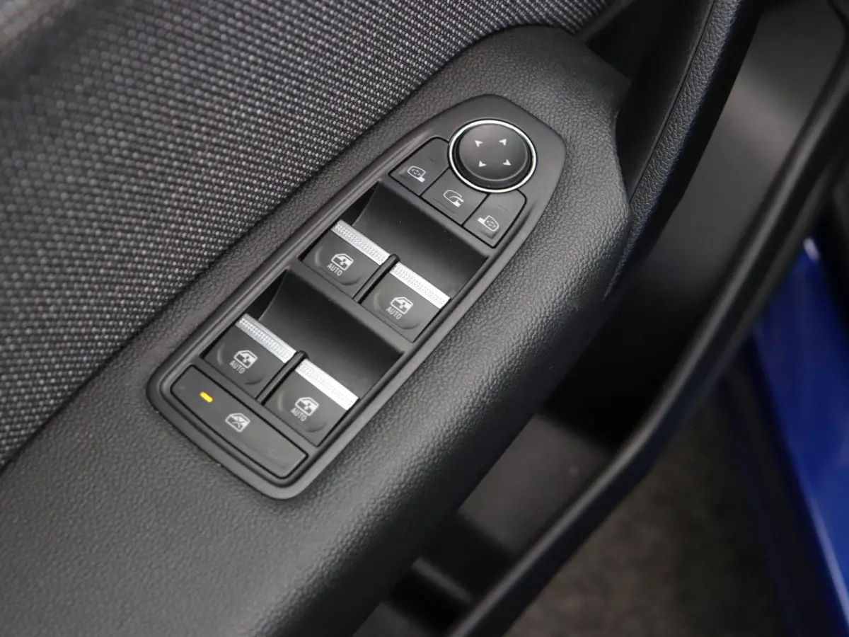 145pk E-Tech full hybrid techno | Adaptive Cruise | Digitale Cockpit | Achteruitrijcamera | Google Navigatie |