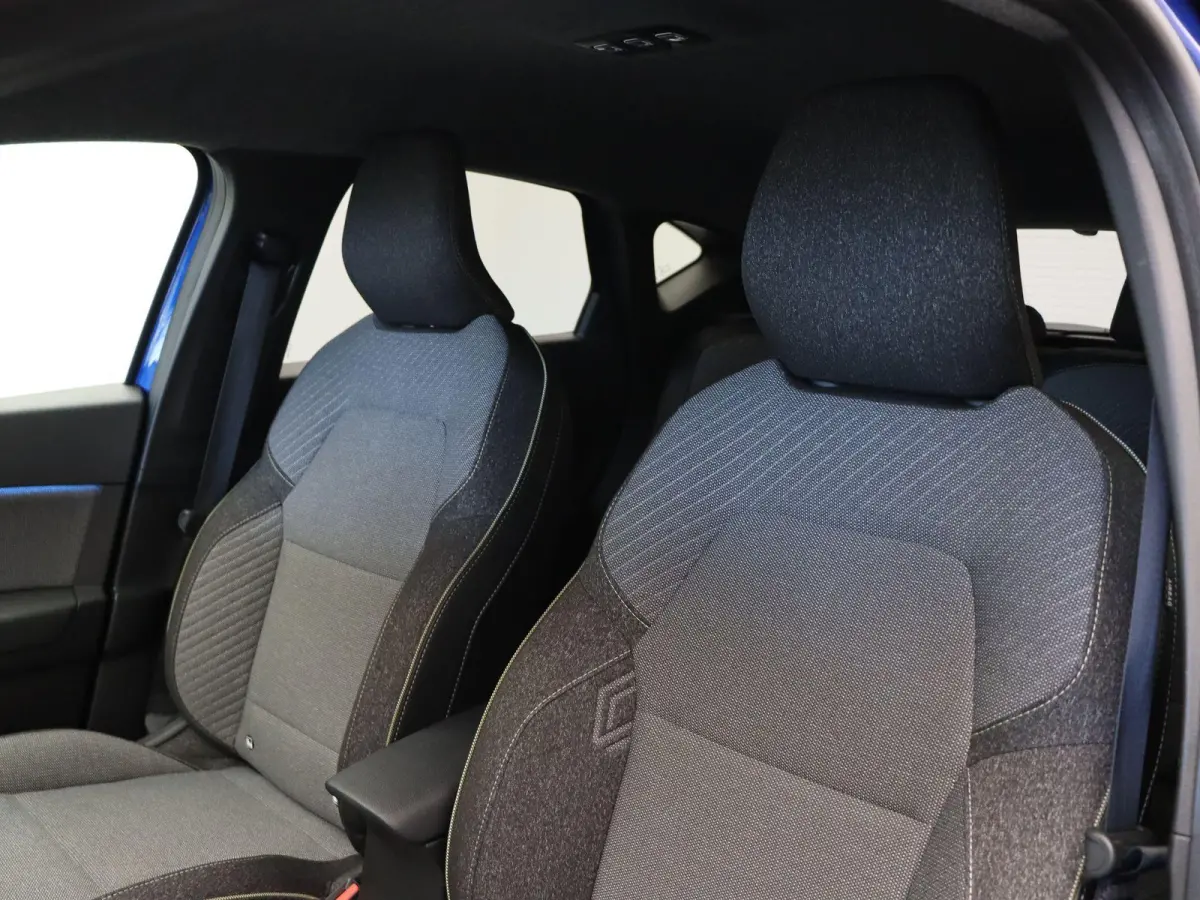 145pk E-Tech full hybrid techno | Adaptive Cruise | Digitale Cockpit | Achteruitrijcamera | Google Navigatie |