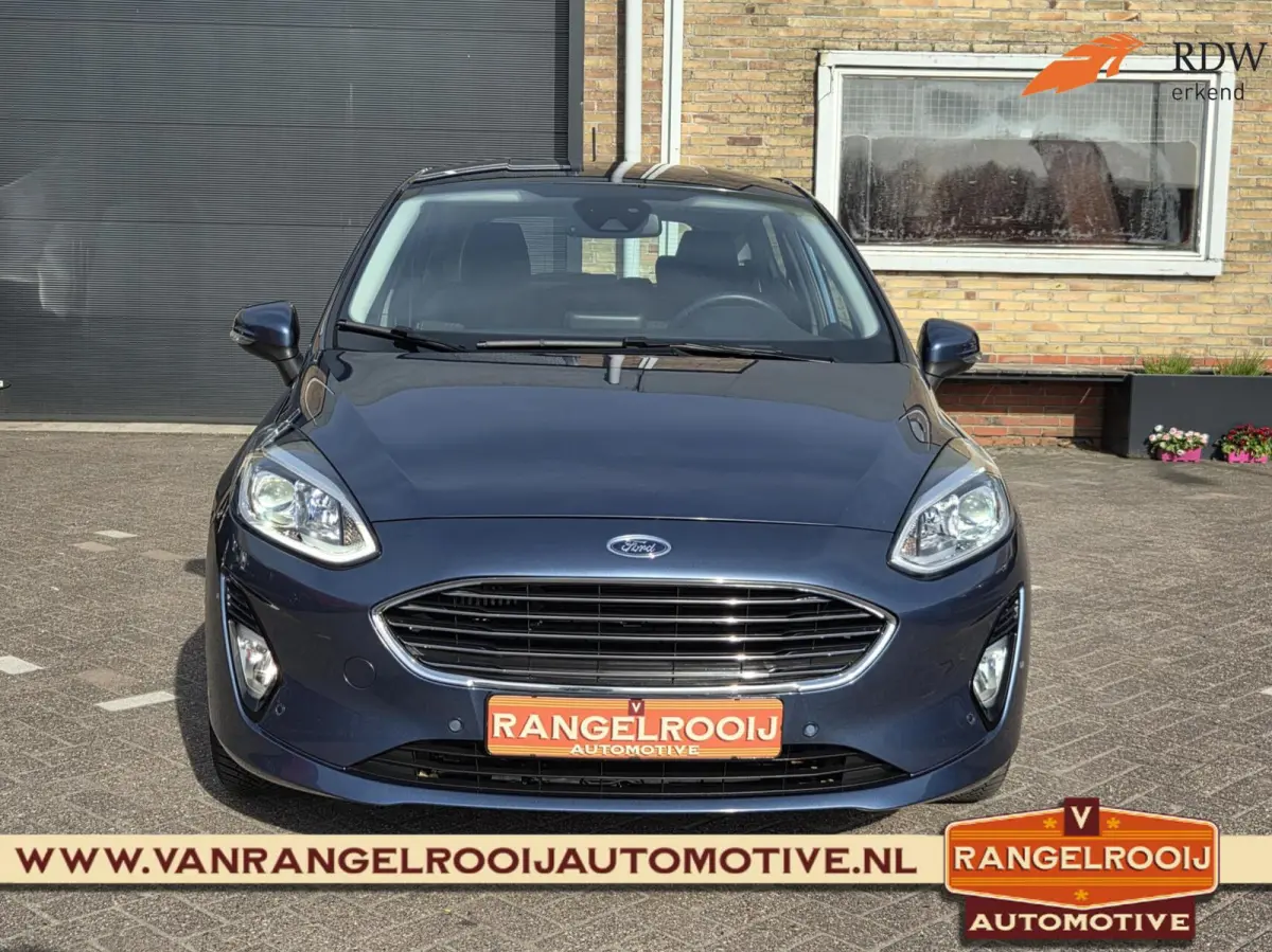 1.0 EcoBoost Titanium, winterpack, clima, pdc v+a, 15" lmv
