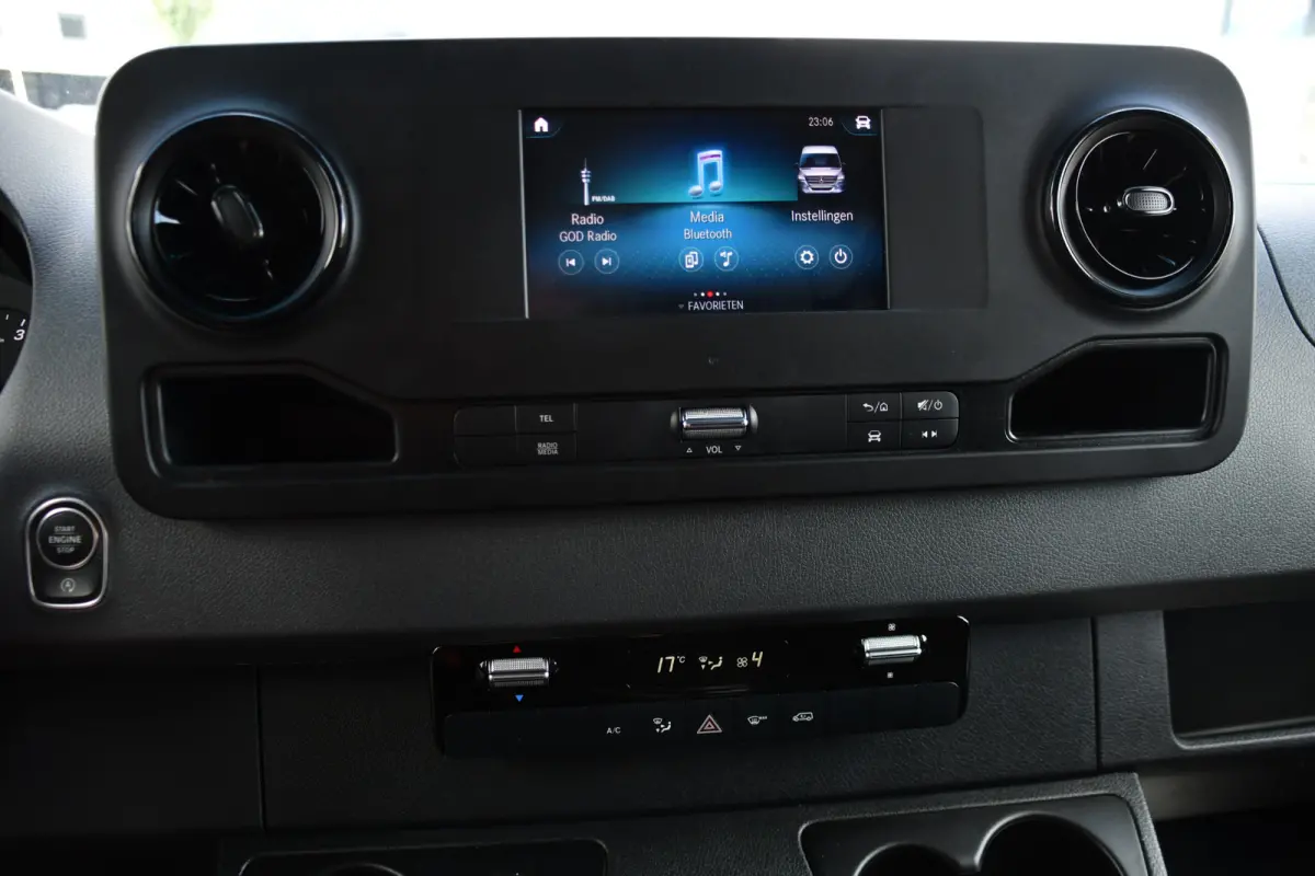 317 1.9 CDI L2H1 RWD PB Edition Cruise, Camera, Carplay, LED, Mbux, Stoelverwarming, 170pk, Automaat, Uniek!