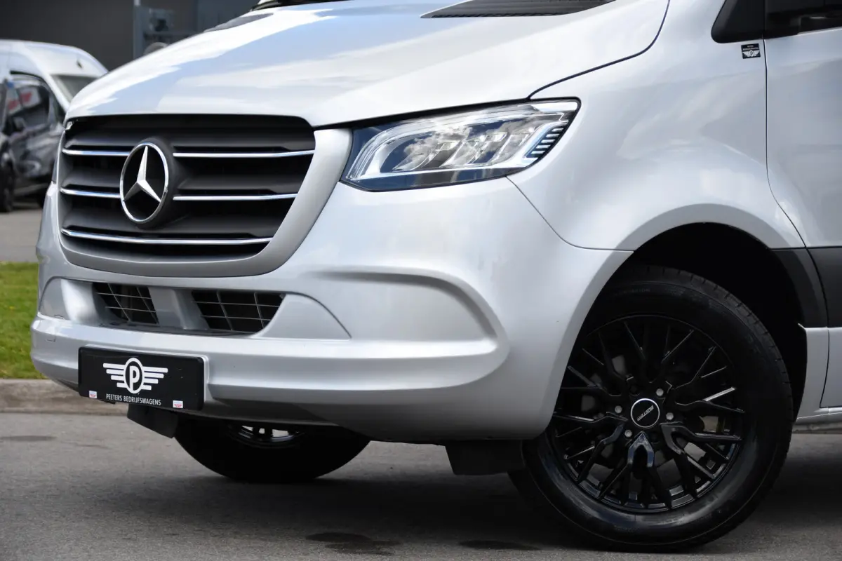 317 1.9 CDI L2H1 RWD PB Edition Cruise, Camera, Carplay, LED, Mbux, Stoelverwarming, 170pk, Automaat, Uniek!