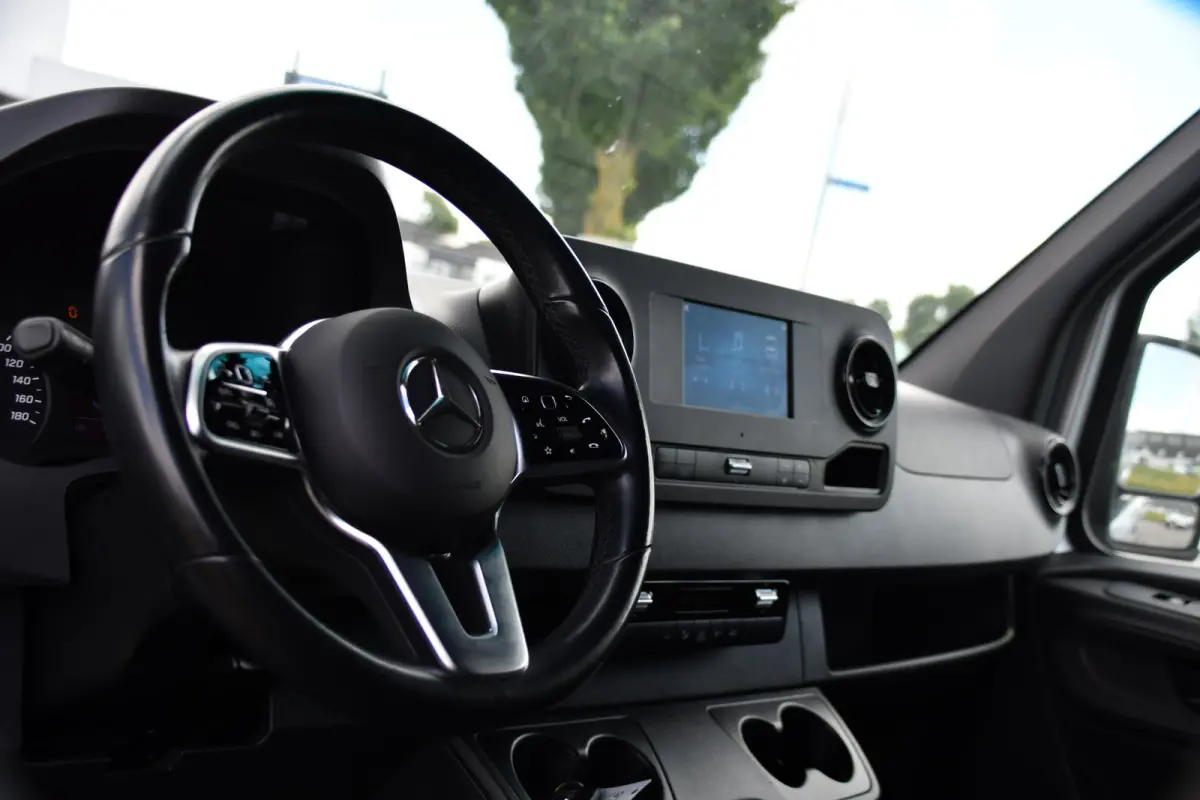 317 1.9 CDI L2H1 RWD PB Edition Cruise, Camera, Carplay, LED, Mbux, Stoelverwarming, 170pk, Automaat, Uniek!