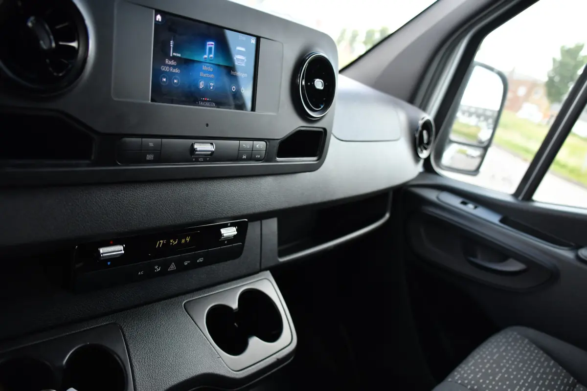 317 1.9 CDI L2H1 RWD PB Edition Cruise, Camera, Carplay, LED, Mbux, Stoelverwarming, 170pk, Automaat, Uniek!
