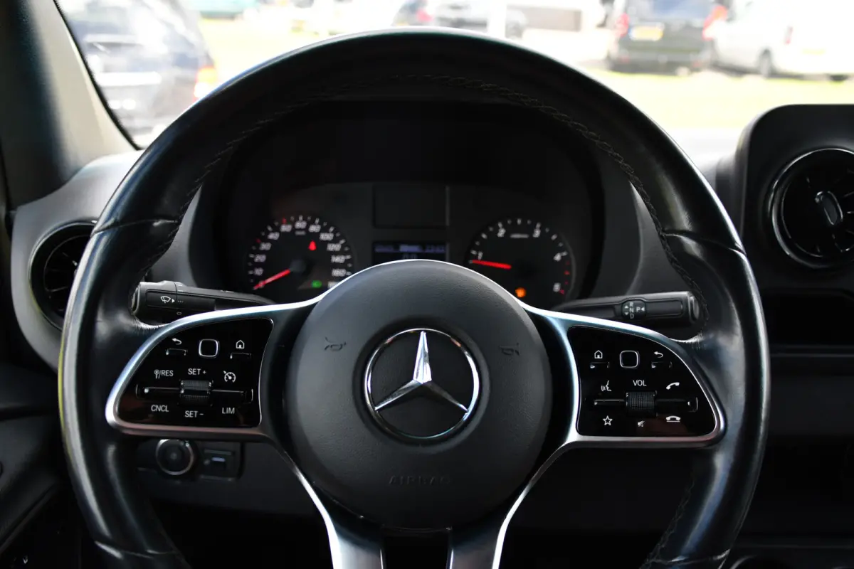 317 1.9 CDI L2H1 RWD PB Edition Cruise, Camera, Carplay, LED, Mbux, Stoelverwarming, 170pk, Automaat, Uniek!