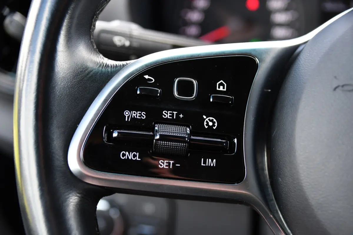 317 1.9 CDI L2H1 RWD PB Edition Cruise, Camera, Carplay, LED, Mbux, Stoelverwarming, 170pk, Automaat, Uniek!