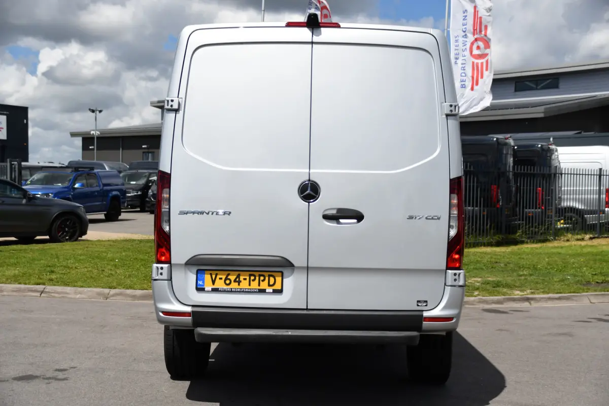 317 1.9 CDI L2H1 RWD PB Edition Cruise, Camera, Carplay, LED, Mbux, Stoelverwarming, 170pk, Automaat, Uniek!