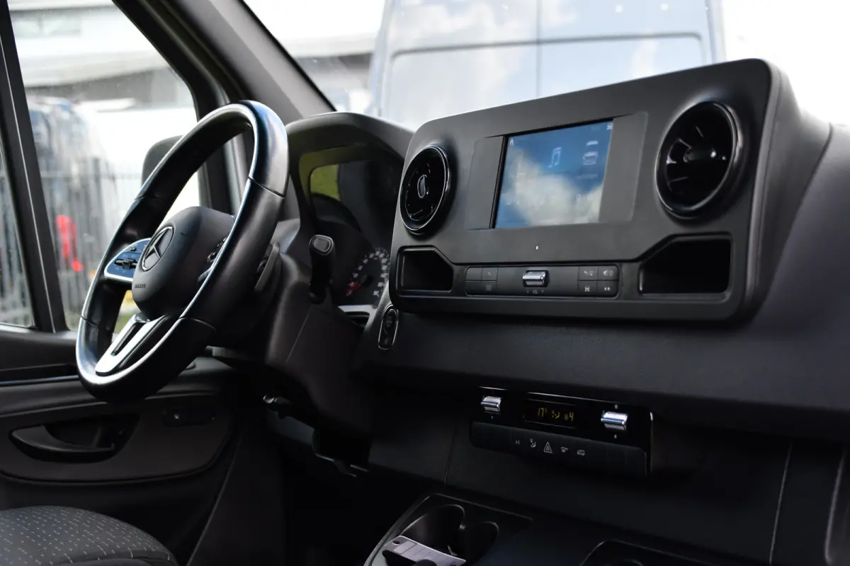 317 1.9 CDI L2H1 RWD PB Edition Cruise, Camera, Carplay, LED, Mbux, Stoelverwarming, 170pk, Automaat, Uniek!