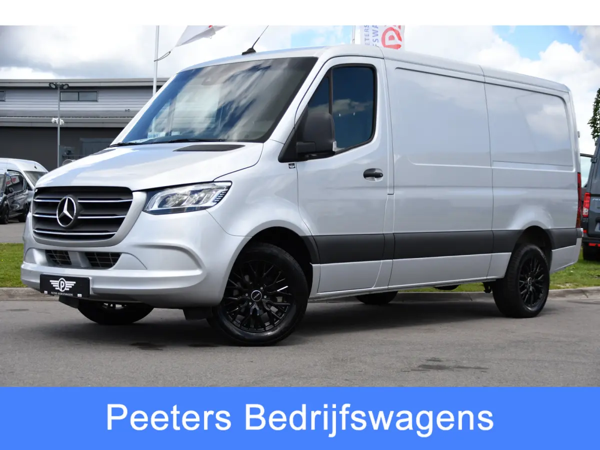317 1.9 CDI L2H1 RWD PB Edition Cruise, Camera, Carplay, LED, Mbux, Stoelverwarming, 170pk, Automaat, Uniek!