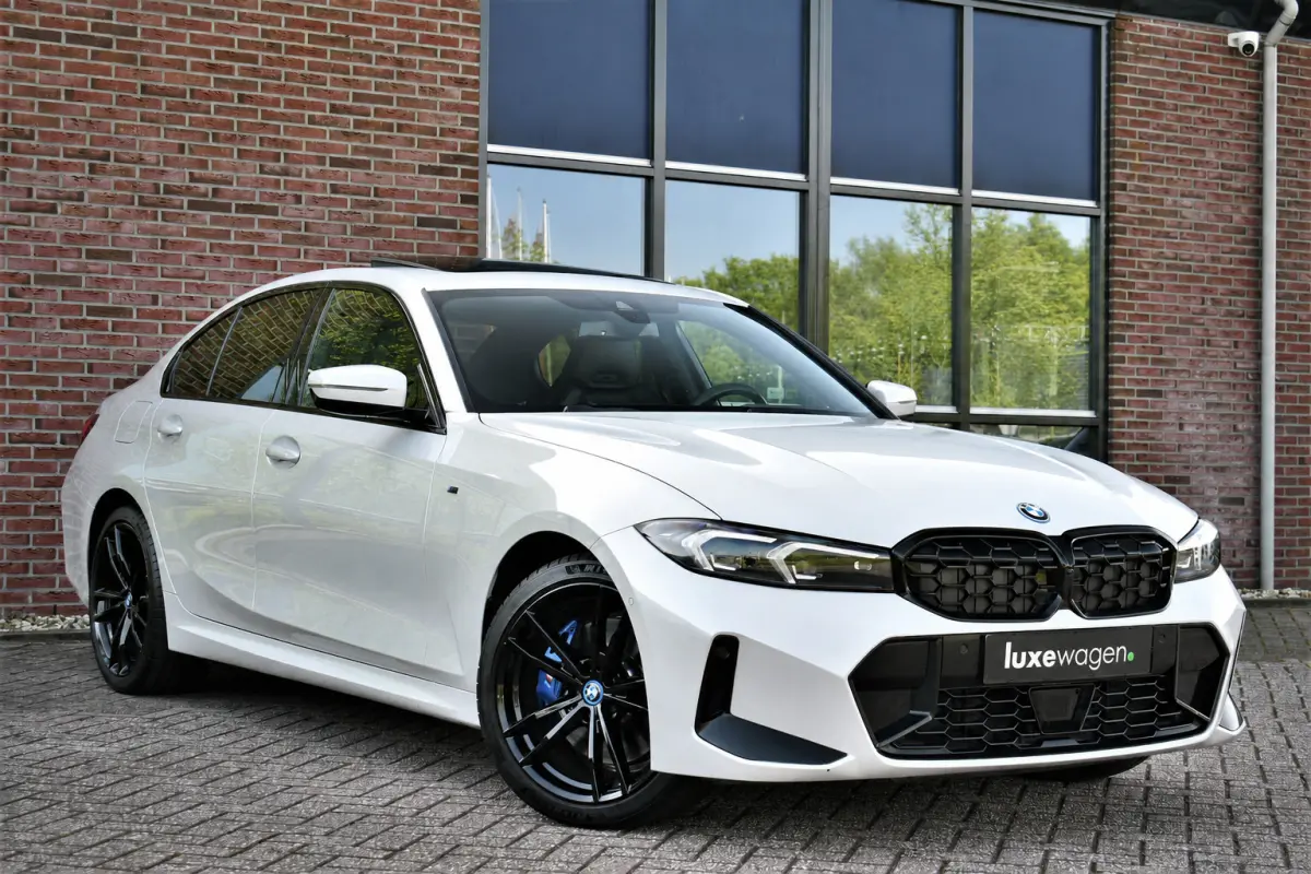 330e xDrive M-Sport Pro Pano M-zetels ACC HUD 19inch El-klep