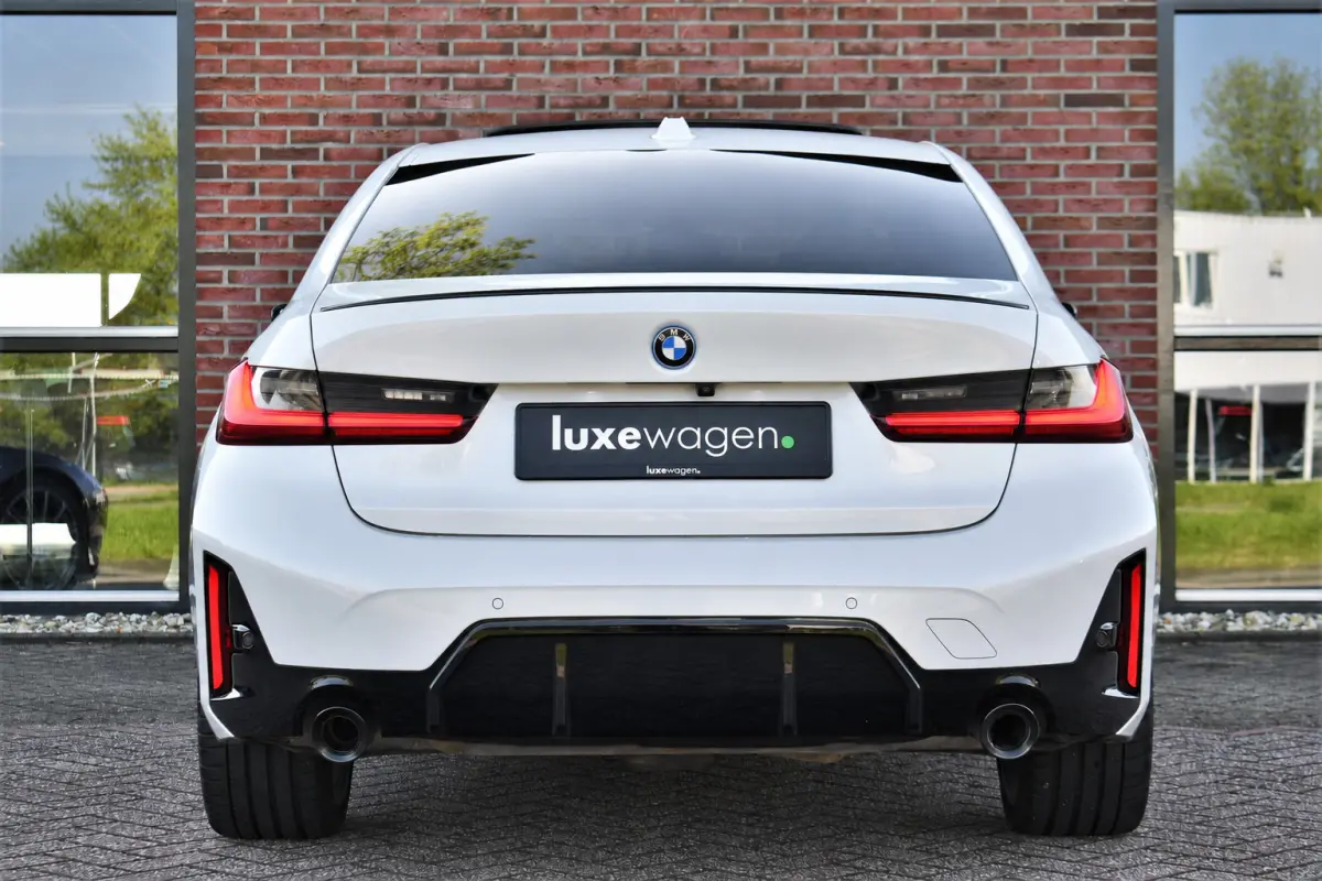 330e xDrive M-Sport Pro Pano M-zetels ACC HUD 19inch El-klep