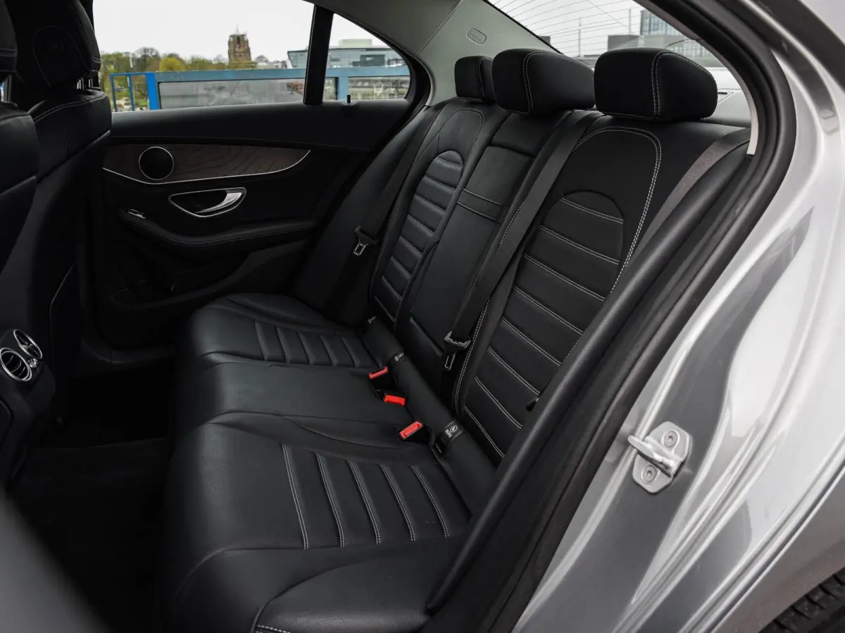 200 Prestige 184 PK Automaat | Trekhaak | LED | Navigatie | Leder | Stoelverwarming |17"