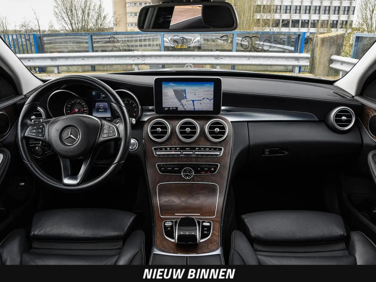 200 Prestige 184 PK Automaat | Trekhaak | LED | Navigatie | Leder | Stoelverwarming |17"