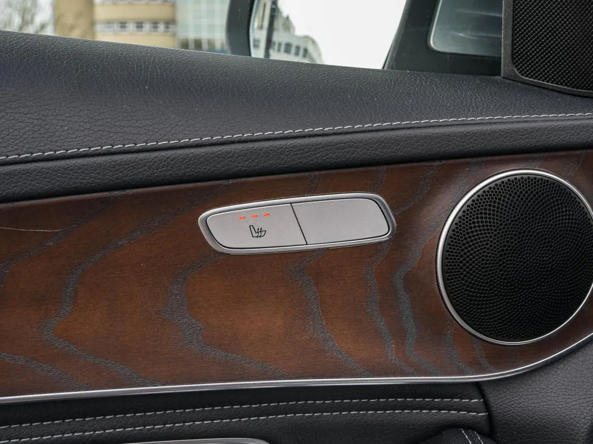 200 Prestige 184 PK Automaat | Trekhaak | LED | Navigatie | Leder | Stoelverwarming |17"