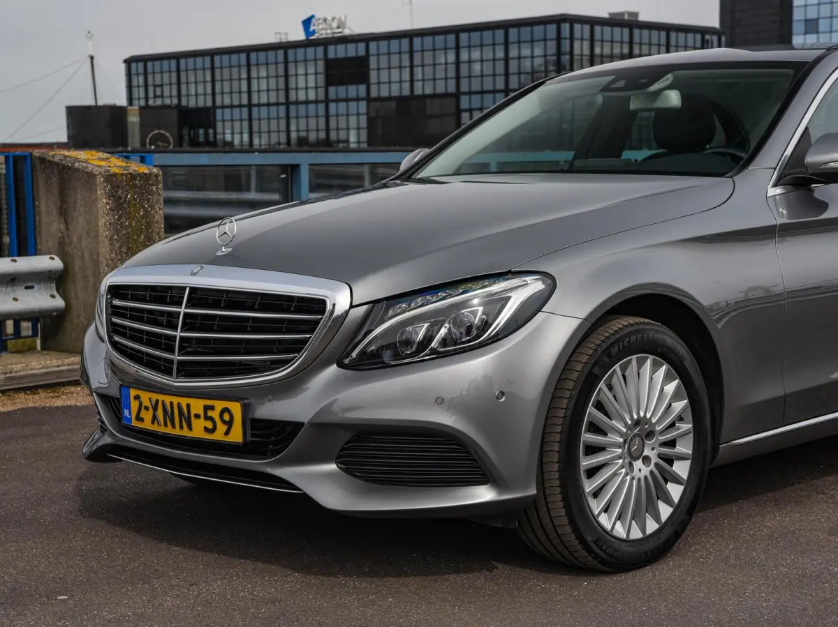 200 Prestige 184 PK Automaat | Trekhaak | LED | Navigatie | Leder | Stoelverwarming |17"