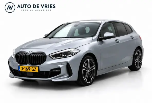 118i Automaat M Sport | Sportstoelen | Carplay | 18" LMV | Trekhaak