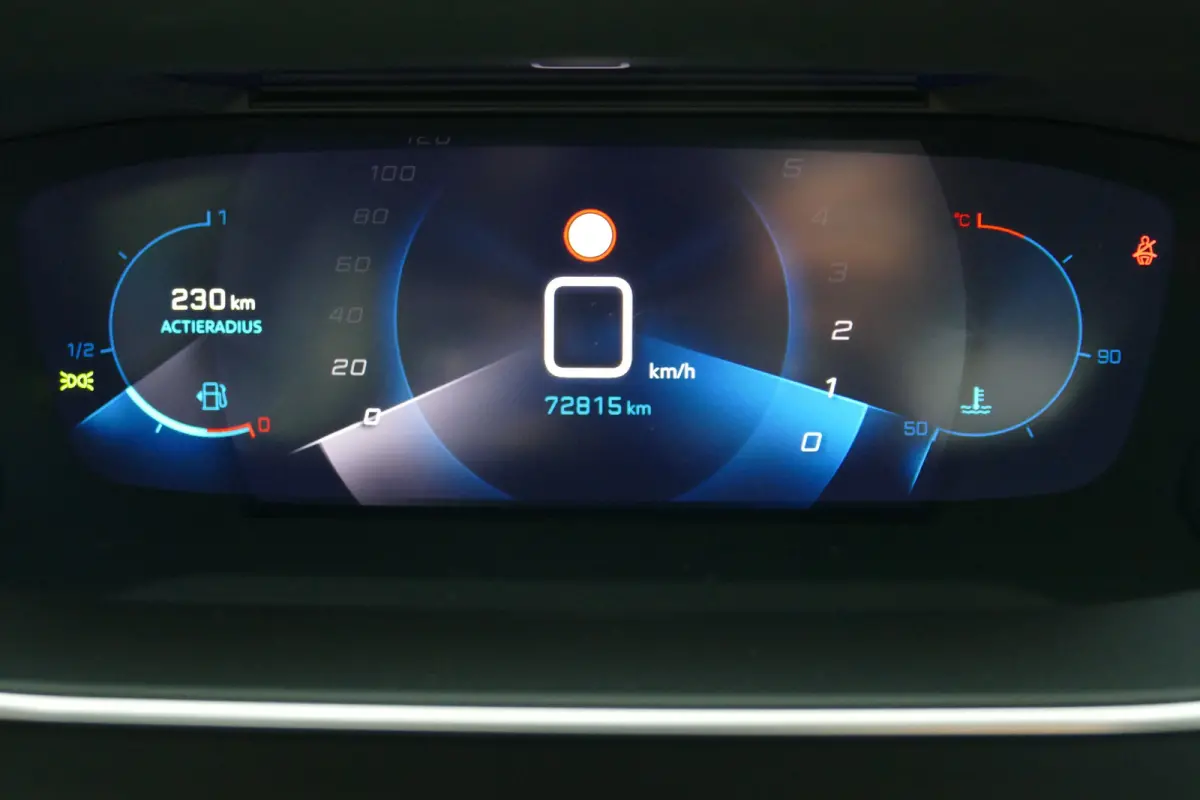 1.2 PURETECH 100PK 5-DRS GT-LINE / NAVI / CLIMA / CAMERA / 17"LMV / FULL-LED / PDC / BLUETOOTH / CRUISECONTROL / 1E EIGENAAR / SCHITTERENDE STAAT !!