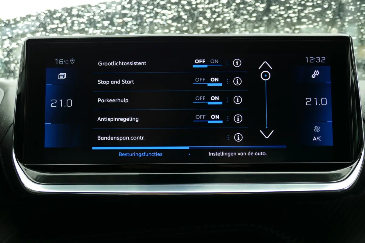 1.2 PURETECH 100PK 5-DRS GT-LINE / NAVI / CLIMA / CAMERA / 17"LMV / FULL-LED / PDC / BLUETOOTH / CRUISECONTROL / 1E EIGENAAR / SCHITTERENDE STAAT !!