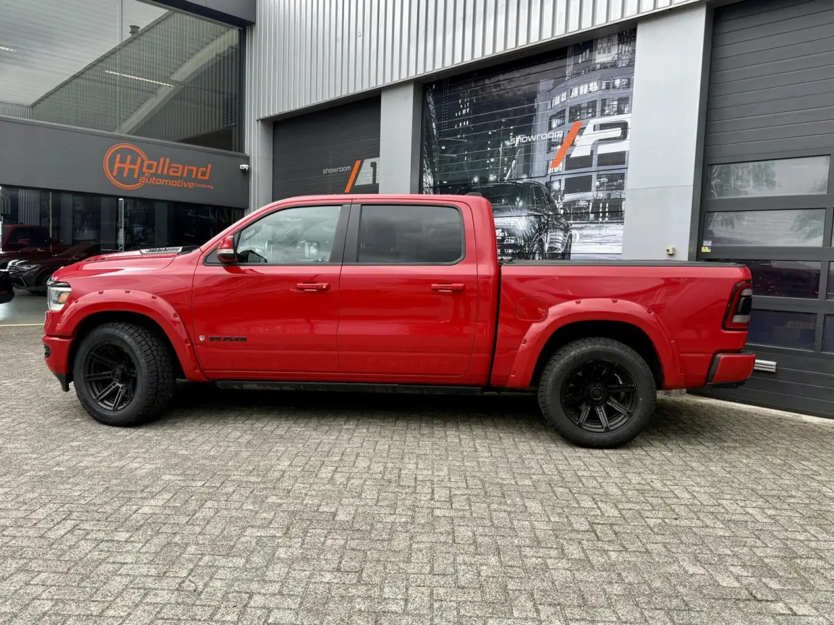 1500 4X4 5.7 V8 4x4 Crew Cab|laramie wide body!