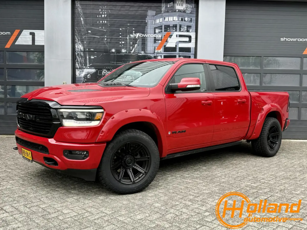 1500 4X4 5.7 V8 4x4 Crew Cab|laramie wide body!