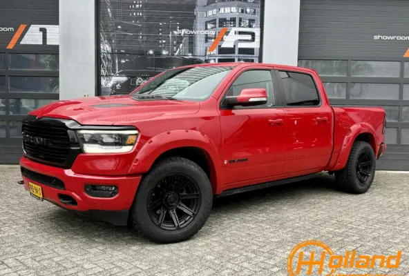 1500 4X4 5.7 V8 4x4 Crew Cab|laramie wide body!