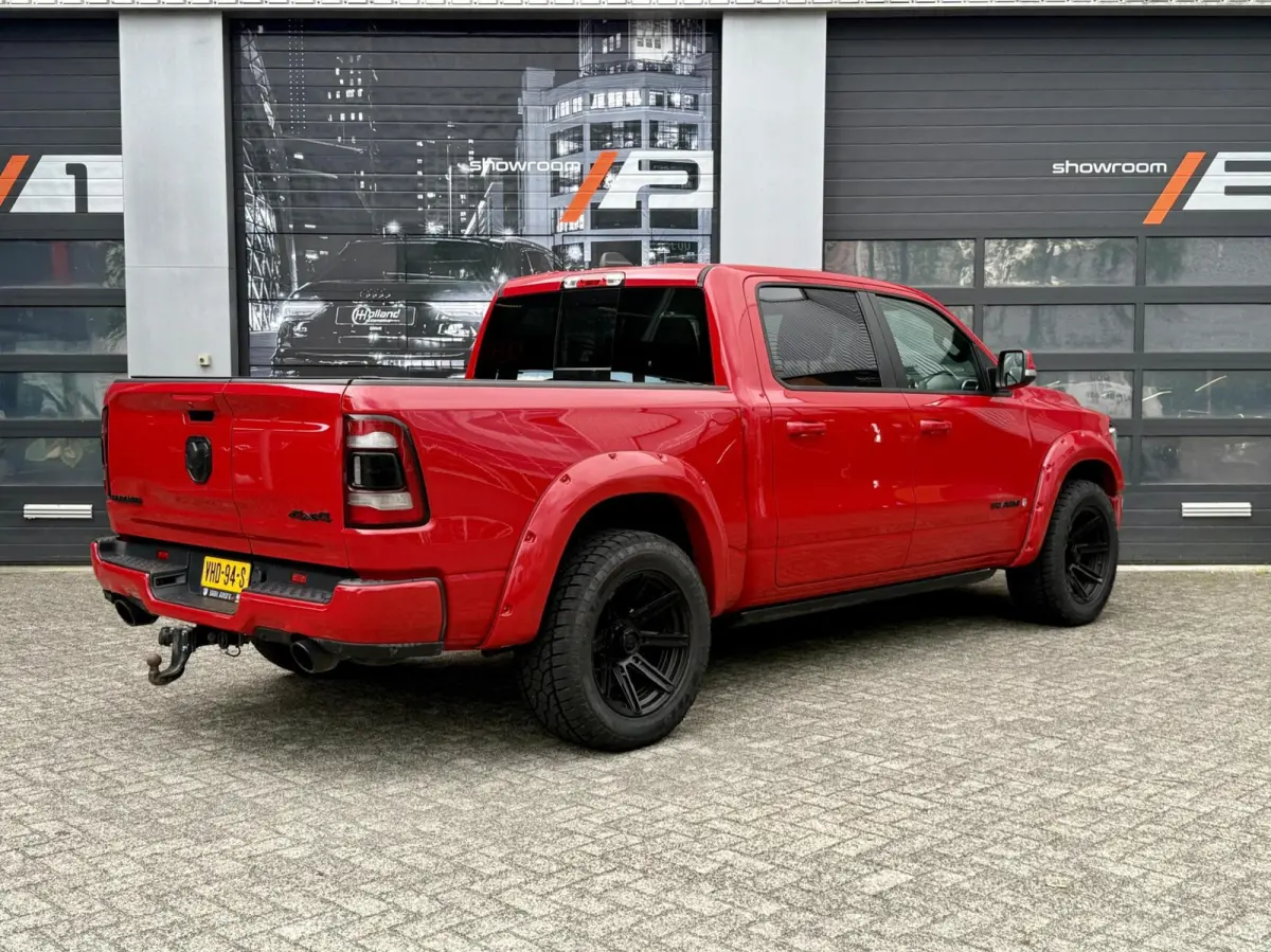 1500 4X4 5.7 V8 4x4 Crew Cab|laramie wide body!