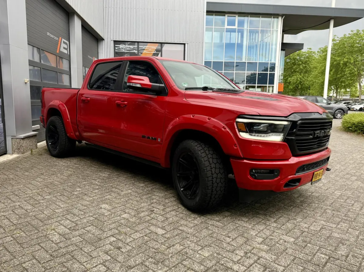 1500 4X4 5.7 V8 4x4 Crew Cab|laramie wide body!