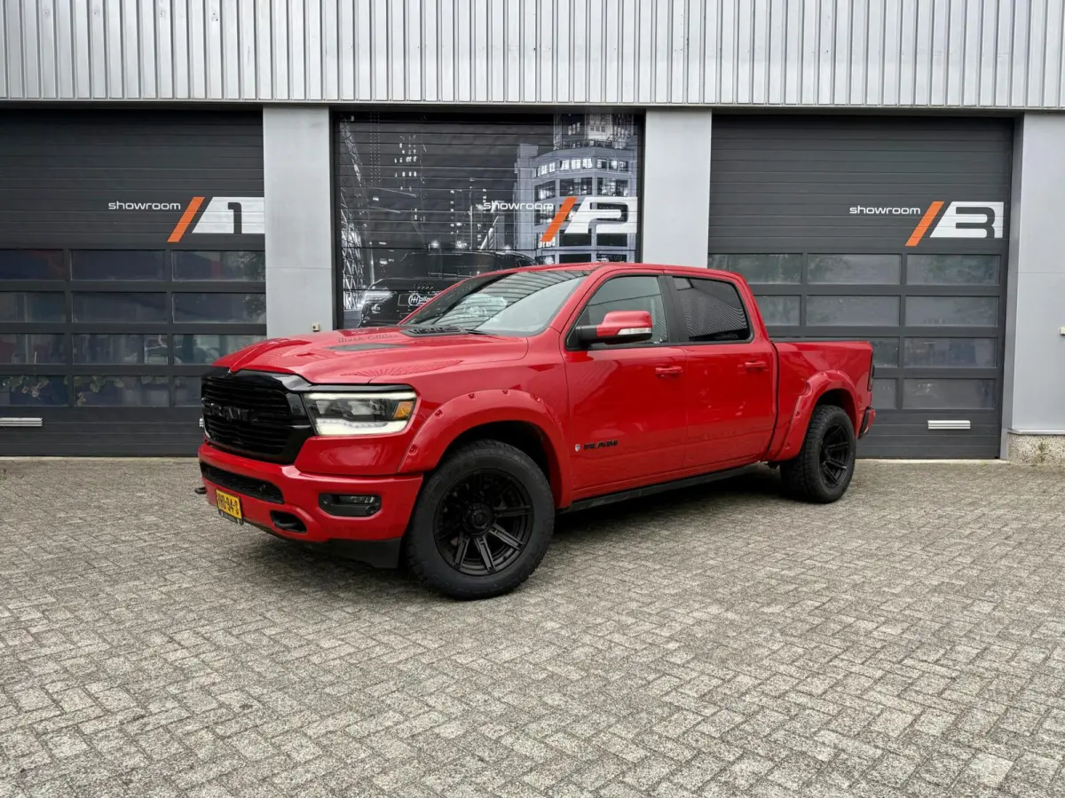 1500 4X4 5.7 V8 4x4 Crew Cab|laramie wide body!