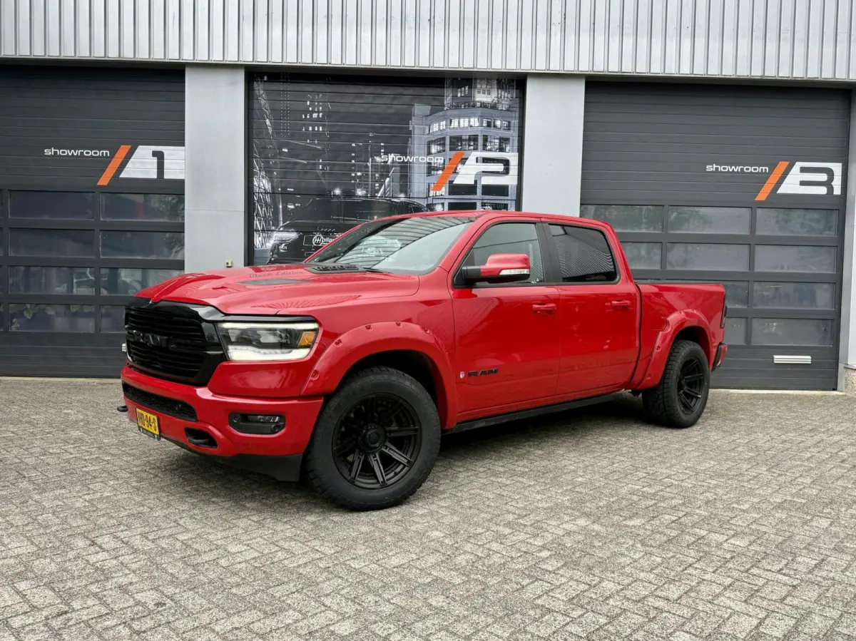 1500 4X4 5.7 V8 4x4 Crew Cab|laramie wide body!