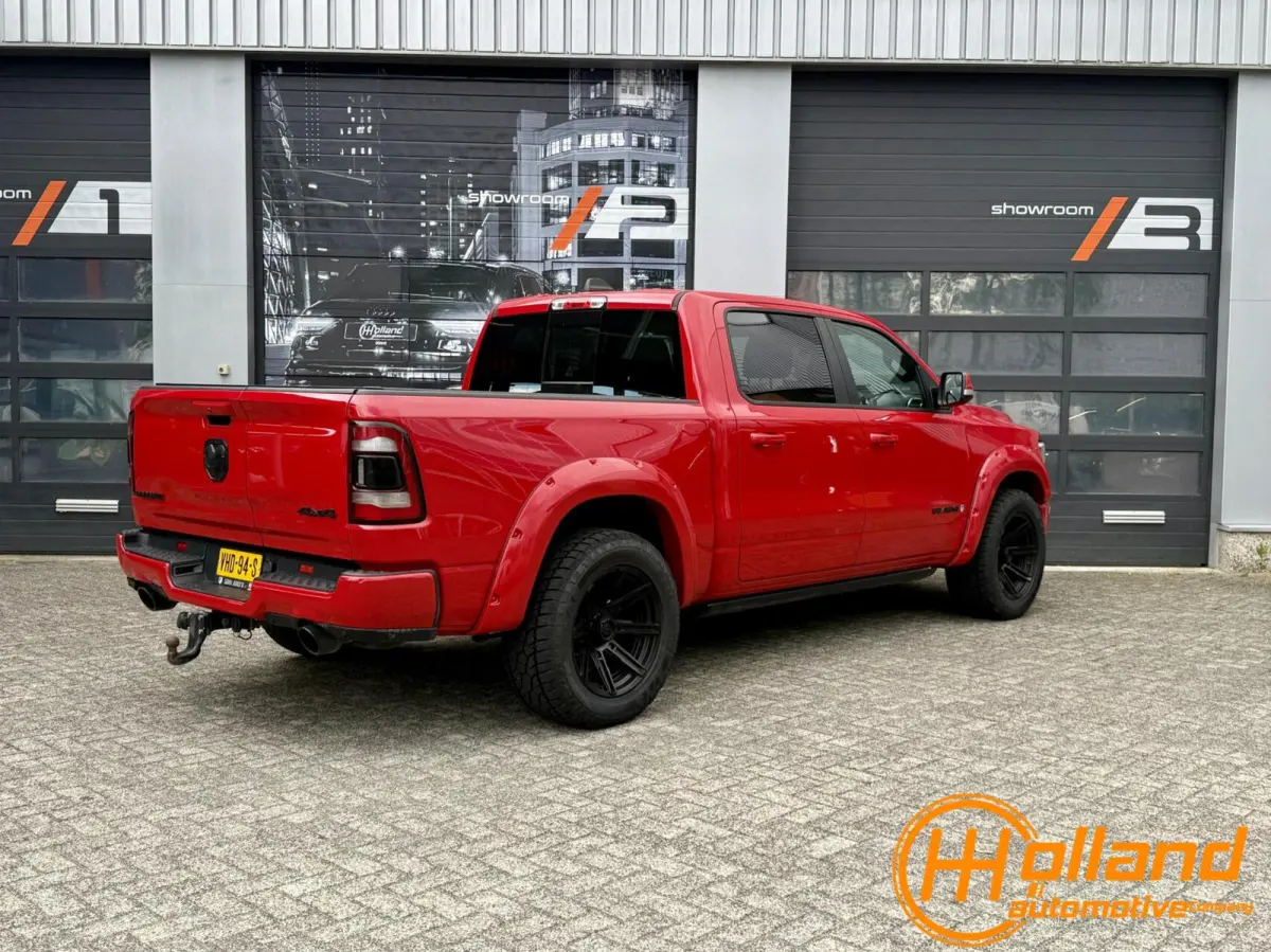 1500 4X4 5.7 V8 4x4 Crew Cab|laramie wide body!
