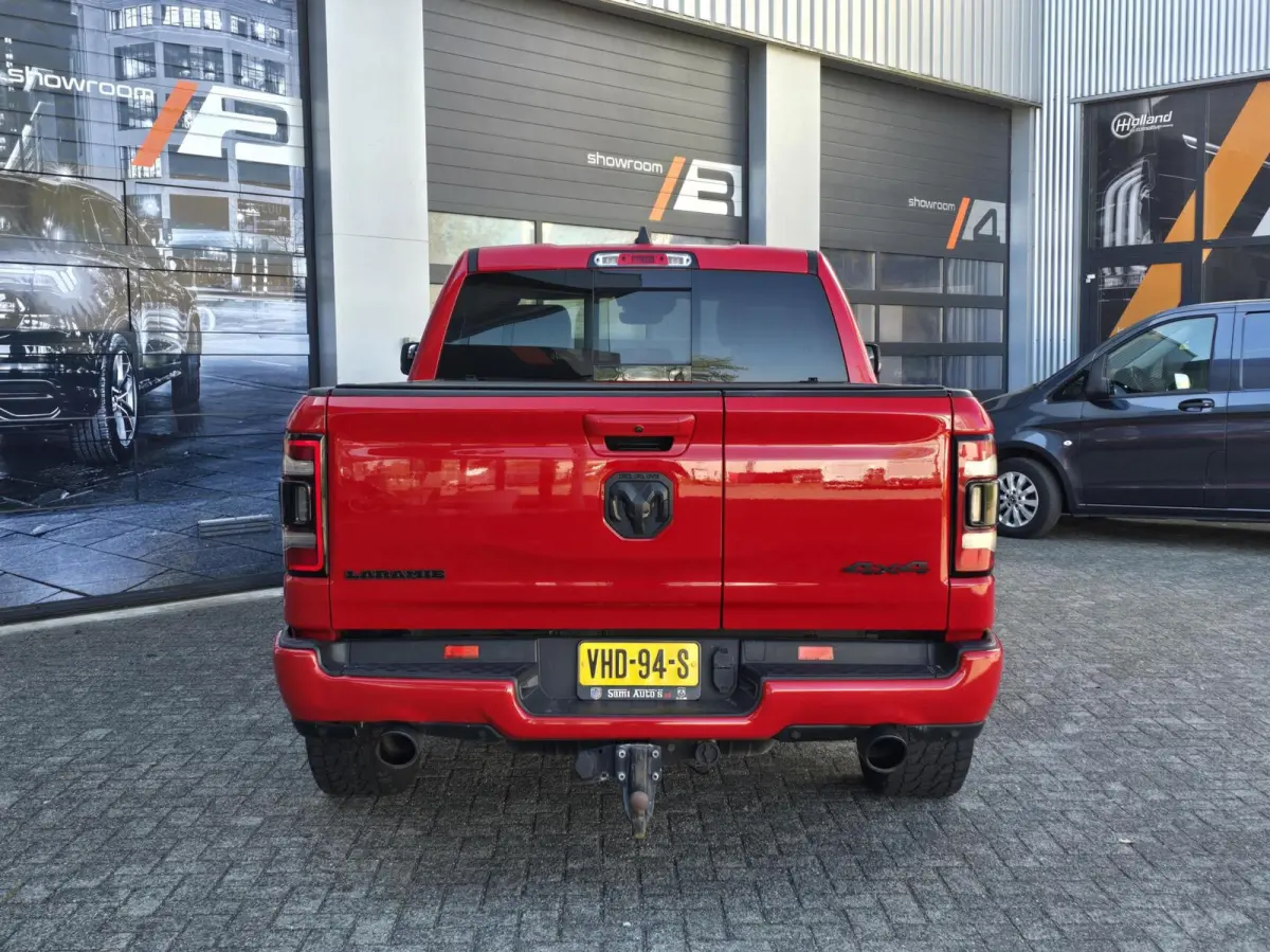 1500 4X4 5.7 V8 4x4 Crew Cab|laramie wide body!