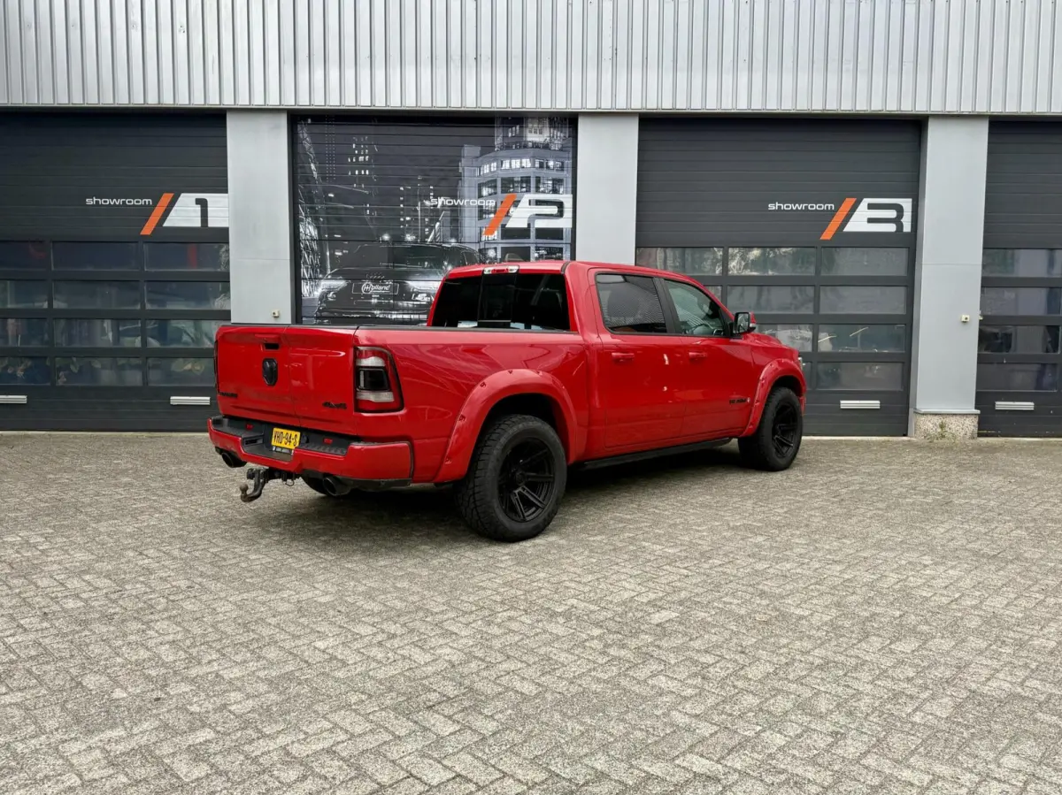 1500 4X4 5.7 V8 4x4 Crew Cab|laramie wide body!