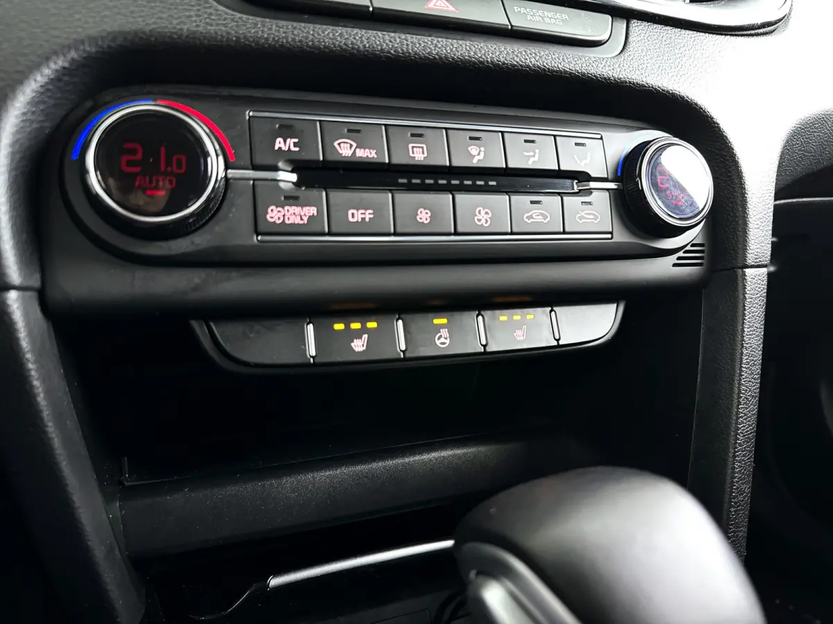 1.6 GDi PHEV DynamicPlusLine | Parkeercamera | Keyless | Stoel- en stuurverwarming