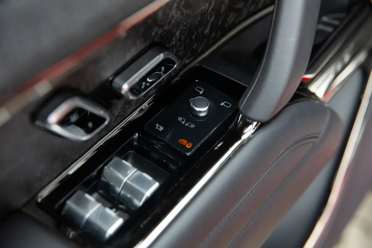 3.0 P510e Autobiography/First Edition , Firenze Red, Rear Seat Entertainment, Forged Carbon, Stormer Handling Pack
