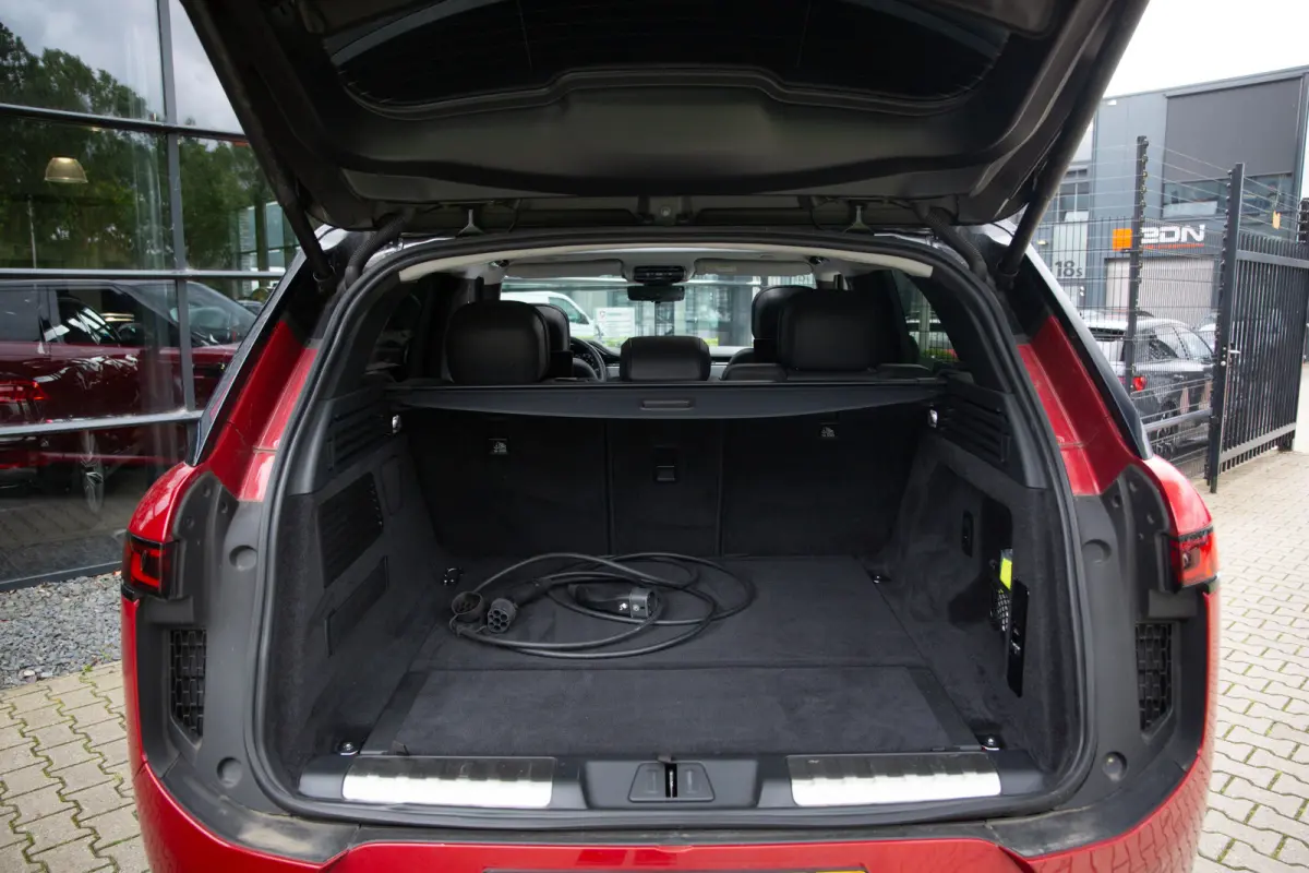 3.0 P510e Autobiography/First Edition , Firenze Red, Rear Seat Entertainment, Forged Carbon, Stormer Handling Pack