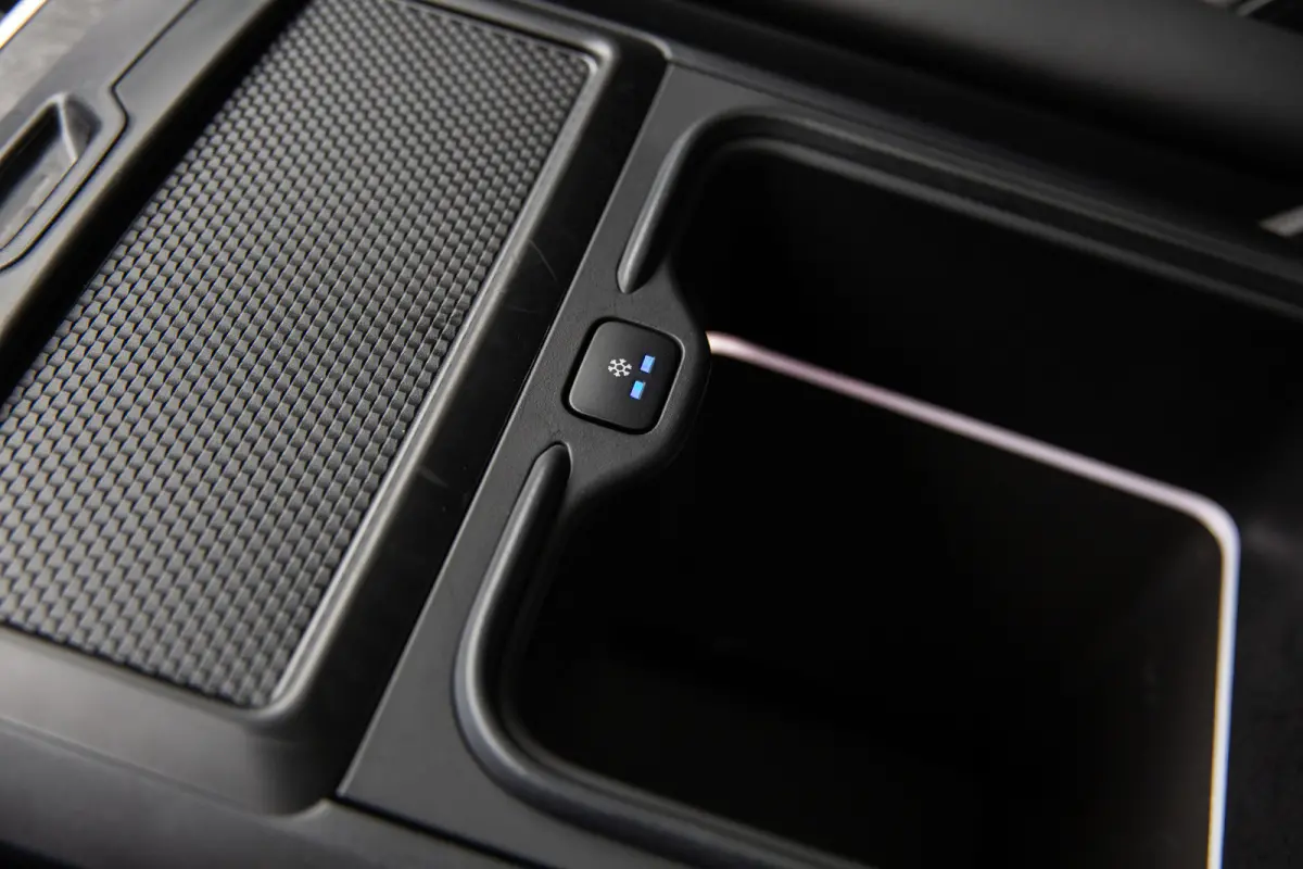 3.0 P510e Autobiography/First Edition , Firenze Red, Rear Seat Entertainment, Forged Carbon, Stormer Handling Pack