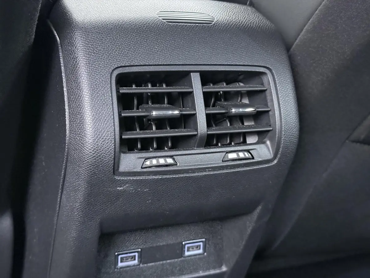 1.2 145pk Hybrid e-DCS6 Allure | 1e eigenaar | Navigatie | 360 camera | 19 inch lichtmetalen wielen | Apple Carplay | Cruisecontrol adaptief