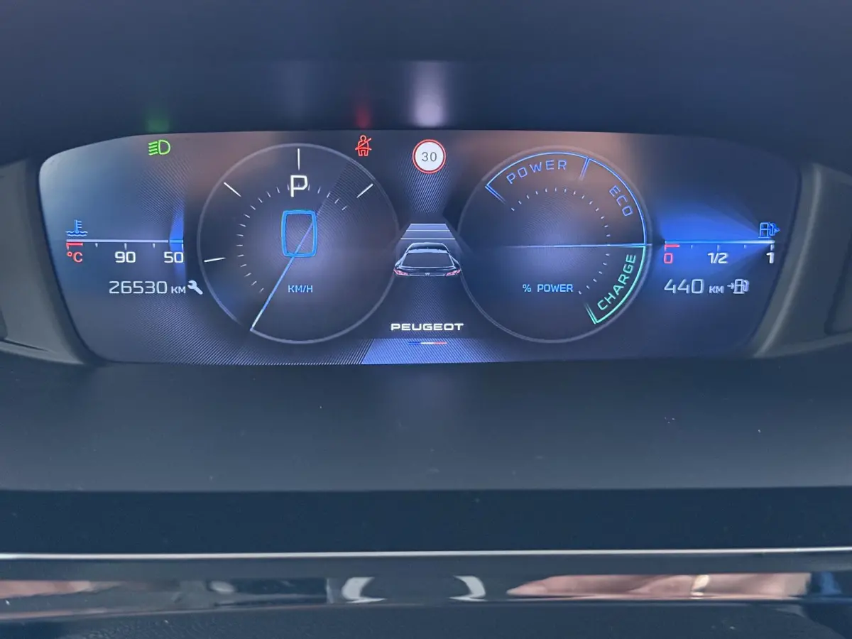 1.2 145pk Hybrid e-DCS6 Allure | 1e eigenaar | Navigatie | 360 camera | 19 inch lichtmetalen wielen | Apple Carplay | Cruisecontrol adaptief