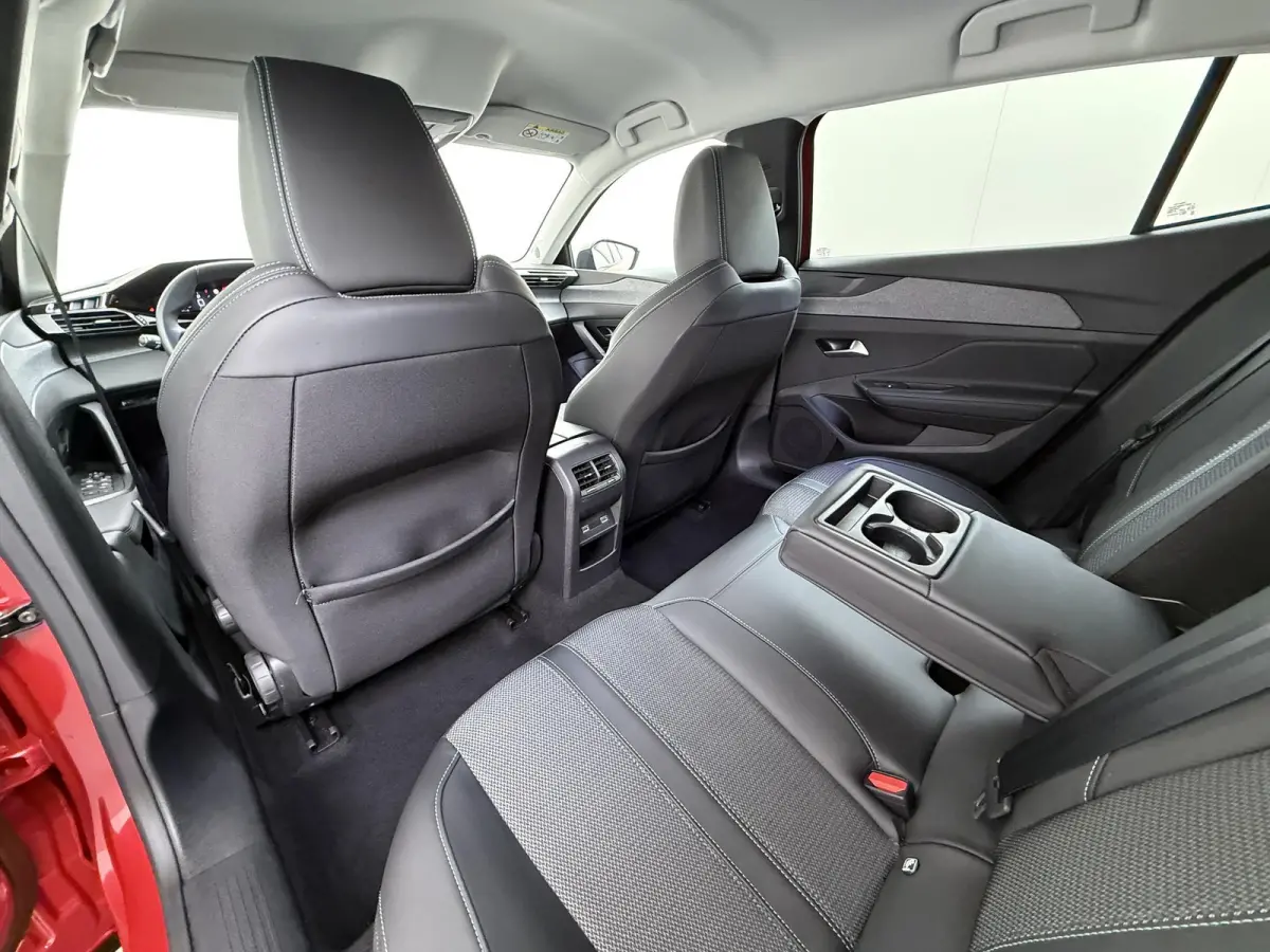 1.2 145pk Hybrid e-DCS6 Allure | 1e eigenaar | Navigatie | 360 camera | 19 inch lichtmetalen wielen | Apple Carplay | Cruisecontrol adaptief