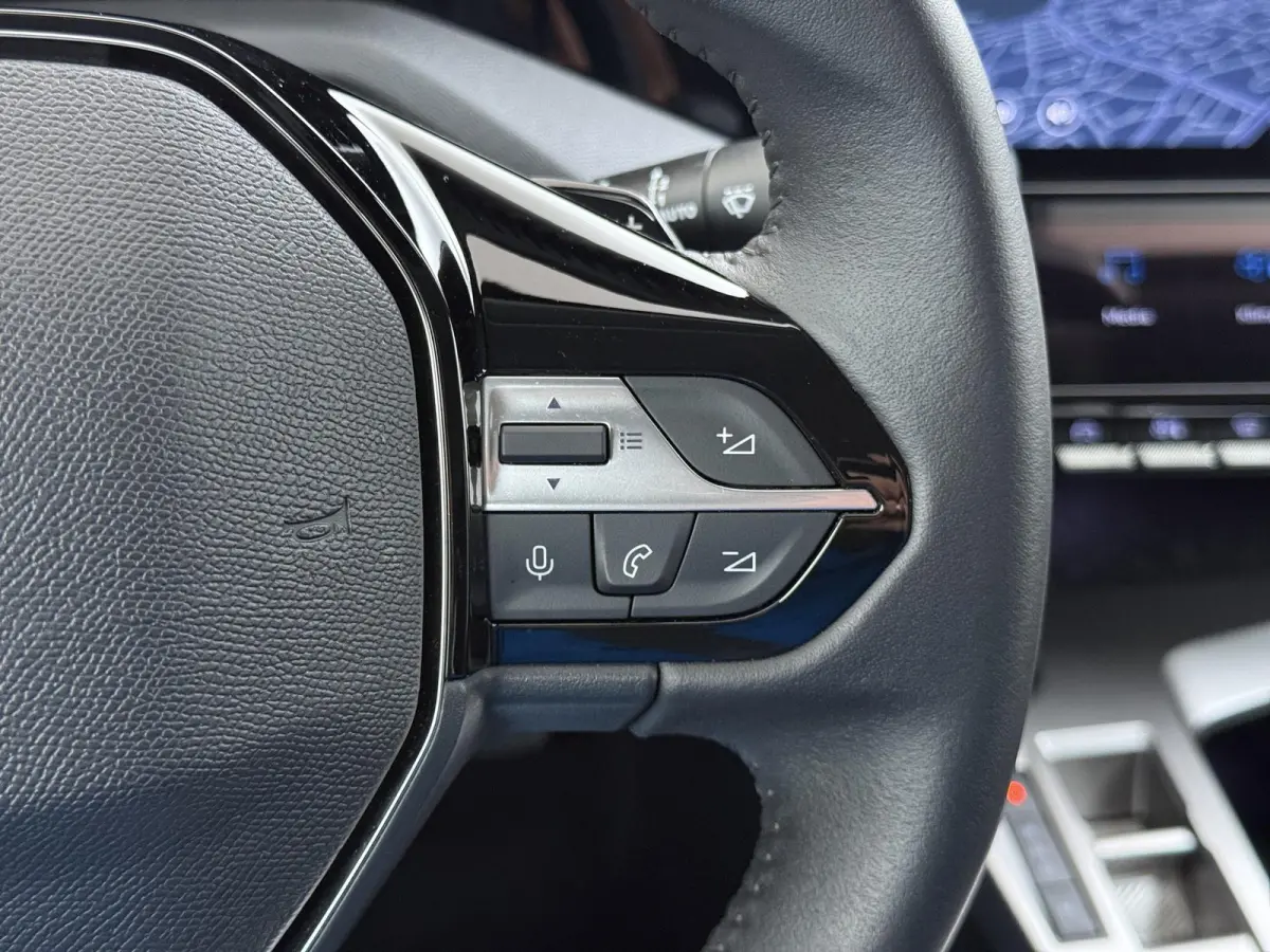 1.2 145pk Hybrid e-DCS6 Allure | 1e eigenaar | Navigatie | 360 camera | 19 inch lichtmetalen wielen | Apple Carplay | Cruisecontrol adaptief